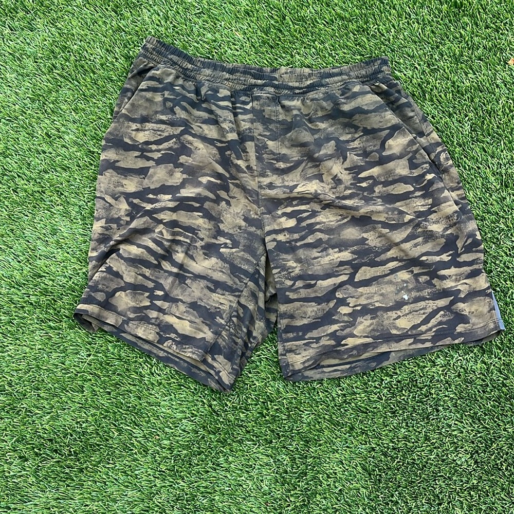 XXL Men’s lululemon shorts